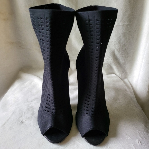 Charles David, shoes black knit booties size 8 1/2. - Picture 2 of 6